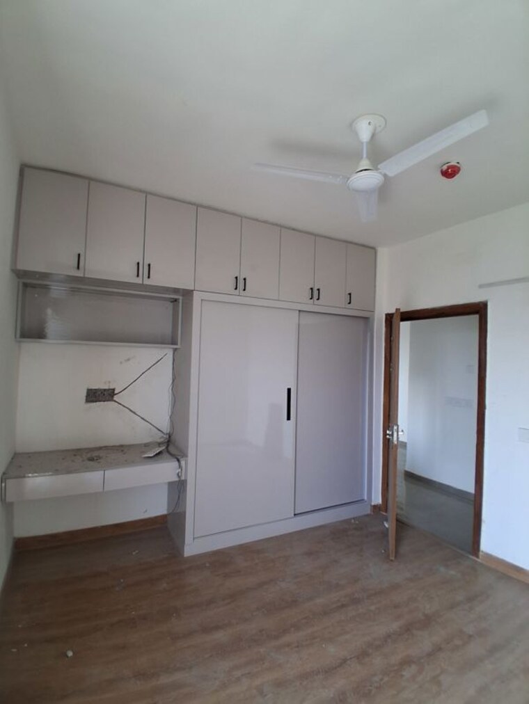 Kitchen, tulip-yellow 3 Bedroom 1704 Sq.Ft. Apartment In Sector 69 Gurgaon 10761096