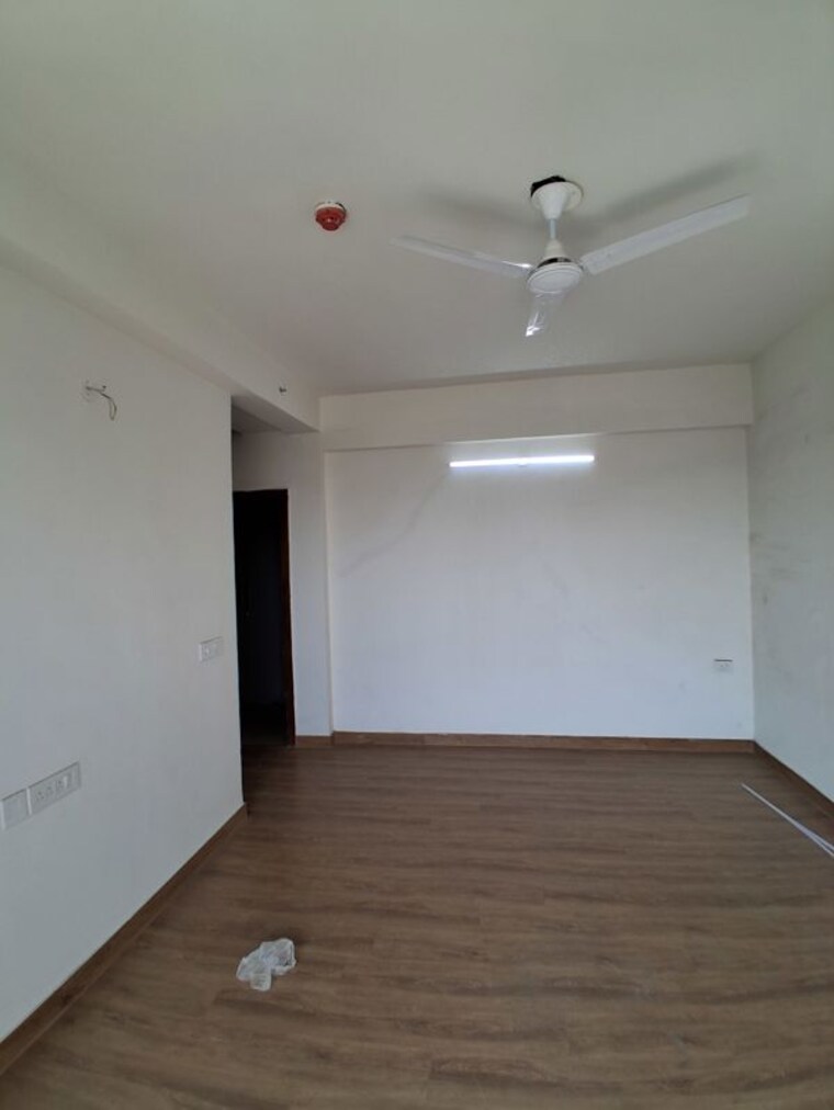Room, tulip-yellow 3 Bedroom 1704 Sq.Ft. Apartment In Sector 69 Gurgaon 10761096