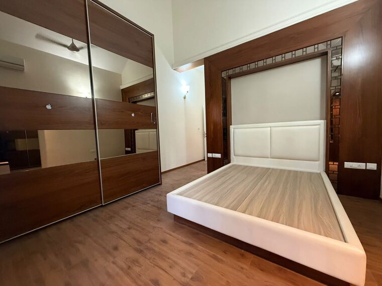 Room, prestige-lakeside-habitat 5 Bedroom 6770 Sq.Ft. Villa In Varthur Bangalore 10761174