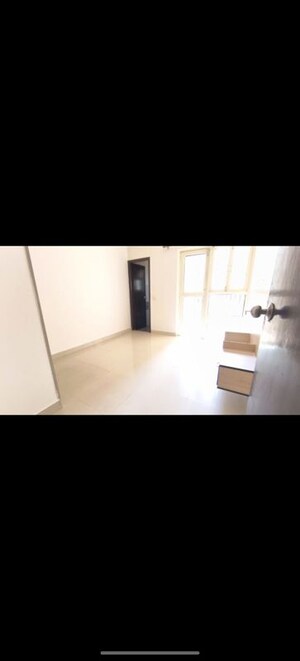 Room in 3 BHK Apartment at GLS Avenue 51, Sector 92 – for Sale