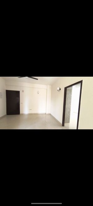 Room in 3 BHK Apartment at GLS Avenue 51, Sector 92 – for Sale