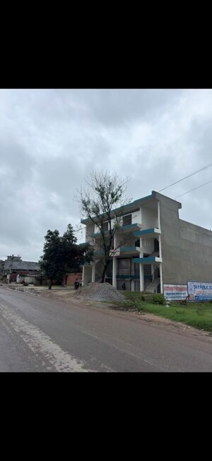  Showroom For Rent in Paarth Anant, Kanpur Road