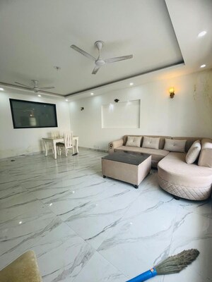 3 BHK Builder Floor For Rent in Saket