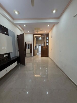 Room in 1 BHK Villa at Gaur Yamuna City, Gaur Yamuna City – for Rent