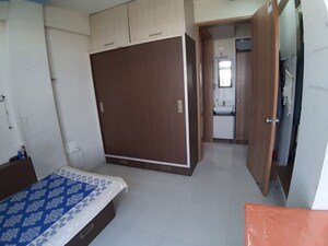 Room in 2 BHK Apartment at Yashada Triose, Pimple Saudagar – for Rent