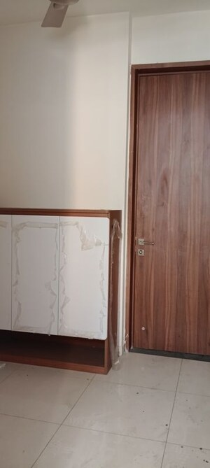 Room in 3.5 BHK Apartment at Godrej Nest, Sector 150 – for Rent
