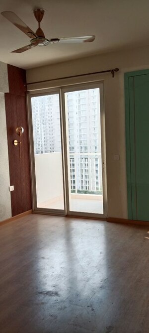 Room in 3.5 BHK Apartment at Godrej Nest, Sector 150 – for Rent