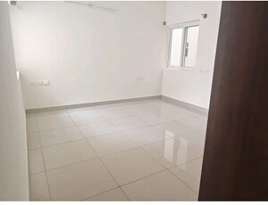 Room in 2.5 BHK Apartment at Mantri Webcity, Hennur Road – for Rent