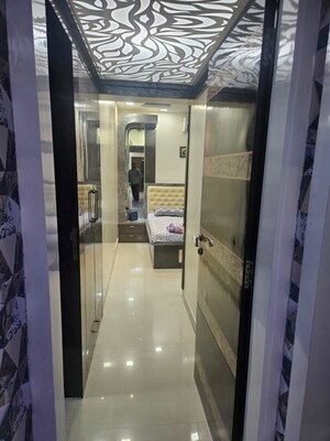Building Lobby in 2.5 BHK Apartment at Lokhandwala Sapphire Heights, Kandivali East – for Sale