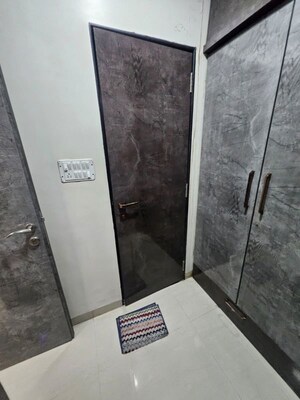 Furnished Amenities in 2.5 BHK Apartment at Lokhandwala Sapphire Heights, Kandivali East – for Sale