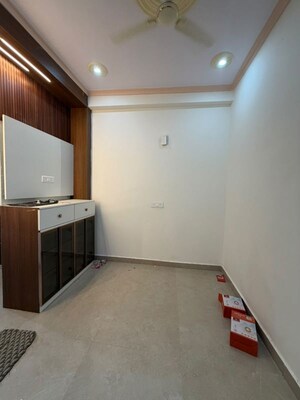 Room in 2 BHK Villa at Gaur Yamuna City, Gaur Yamuna City – for Rent