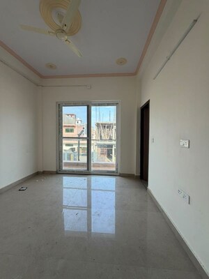 Room in 2 BHK Villa at Gaur Yamuna City, Gaur Yamuna City – for Rent