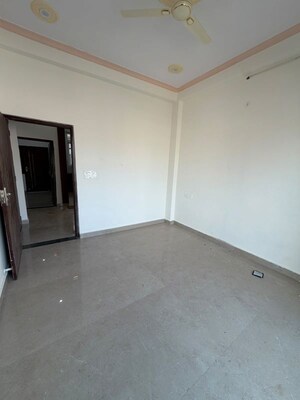 Room in 2 BHK Villa at Gaur Yamuna City, Gaur Yamuna City – for Rent