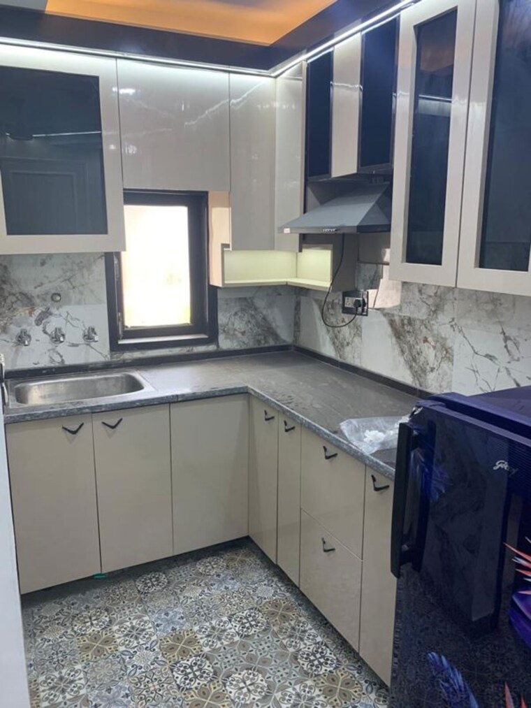 Kitchen, uttam nagar 2 Bedroom 60 Sq.Yd. Builder Floor In Uttam Nagar Delhi 10761305