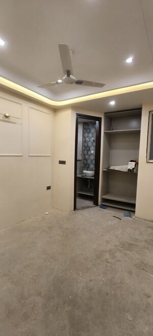 Room in 2 BHK Builder Floor at Lajpat Nagar I – for Rent