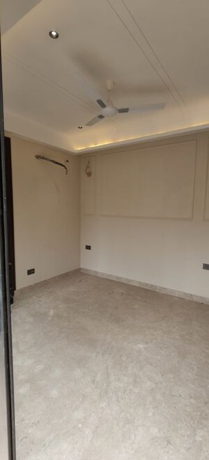 Room in 2 BHK Builder Floor at Lajpat Nagar I – for Rent