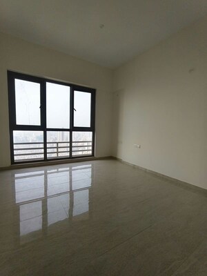 Room in 3.5 BHK Apartment at Sheth Auris Serenity Tower 3, Malad West – for Rent