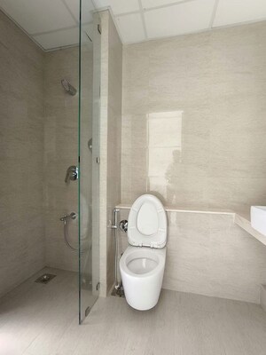 Bathroom in 3.5 BHK Apartment at Sheth Auris Serenity Tower 3, Malad West – for Rent