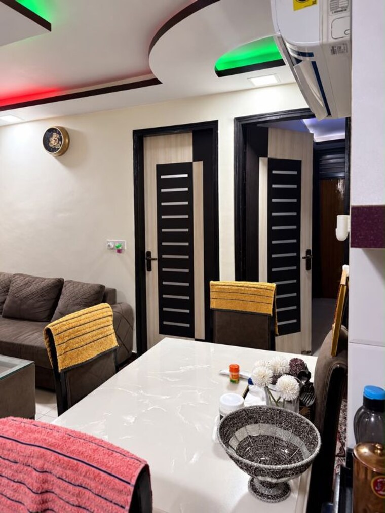 Team Area, dwarka mor 2 Bedroom 55 Sq.Yd. Builder Floor In Dwarka Mor Delhi 10761330
