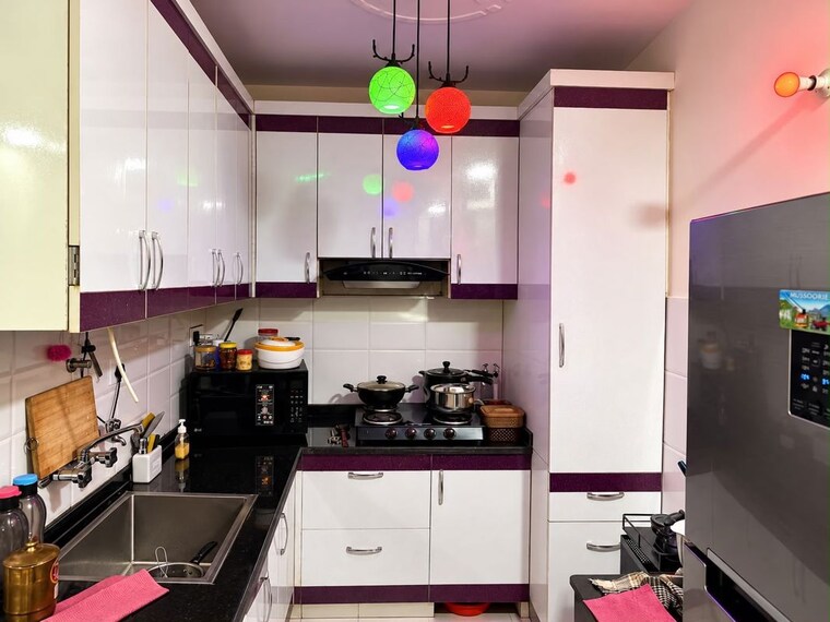 Kitchen, dwarka mor 2 Bedroom 55 Sq.Yd. Builder Floor In Dwarka Mor Delhi 10761330