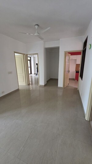 Room in 4 BHK Apartment at Godrej Golf Link Villas, Sector 27 Yamuna Expressway – for Sale