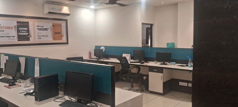 Team Area, patiala road Commercial Office Space 302 Sq.Yd. In Patiala Road Zirakpur 10761261