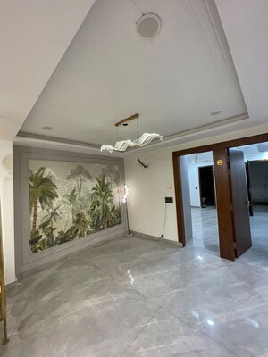 Room in 5 BHK Builder Floor at Vaishali – for Rent