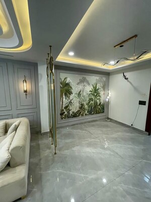 Room in 5 BHK Builder Floor at Vaishali – for Rent