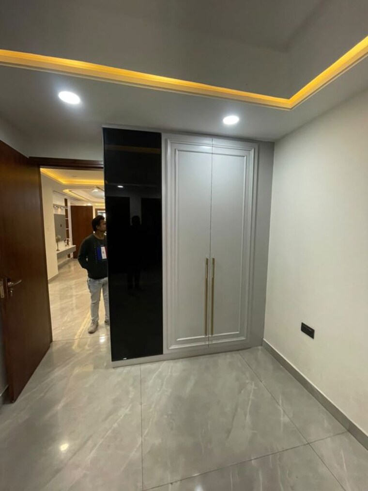 Room, vaishali 5 Bedroom 250 Sq.Yd. Builder Floor In Vaishali Ghaziabad 10761363