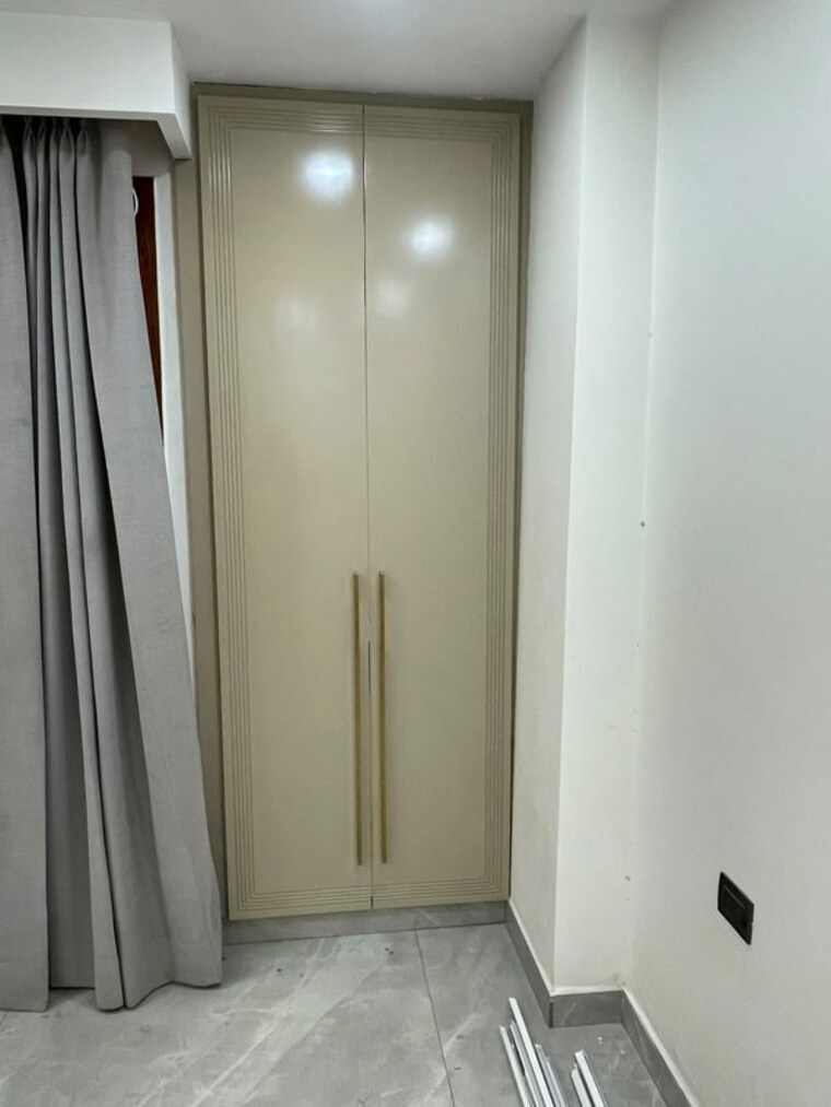 Room, vaishali 5 Bedroom 250 Sq.Yd. Builder Floor In Vaishali Ghaziabad 10761363