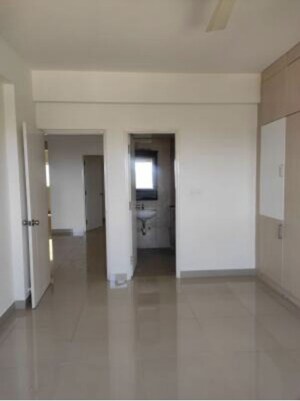 Room in 3 BHK Apartment at Mantri Webcity, Hennur Road – for Rent