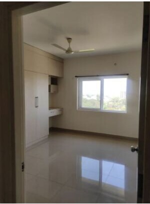 Room in 3 BHK Apartment at Mantri Webcity, Hennur Road – for Rent