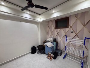 Team Area in 2 BHK Builder Floor at Dwarka Mor – for Rent