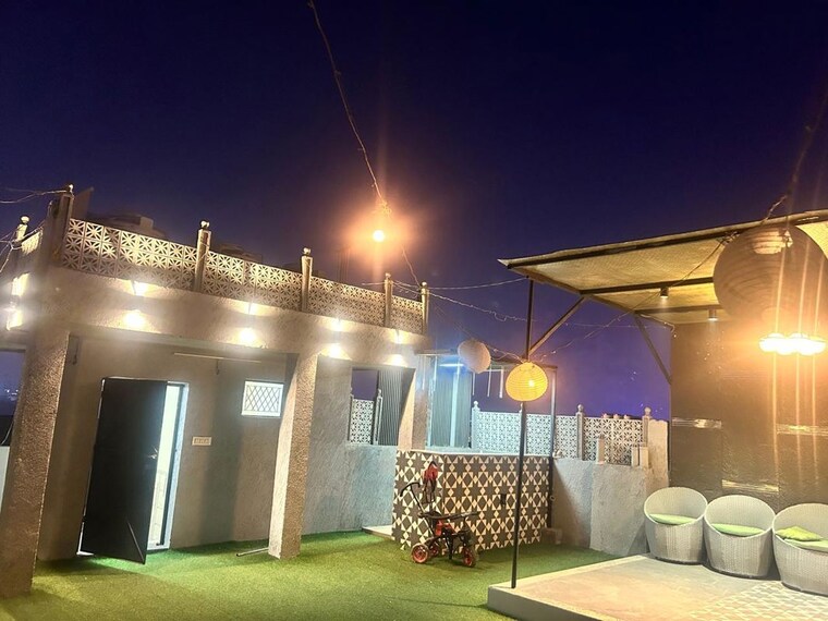 Living Room, dwarka mor 2 Bedroom 60 Sq.Yd. Builder Floor In Dwarka Mor Delhi 10761360