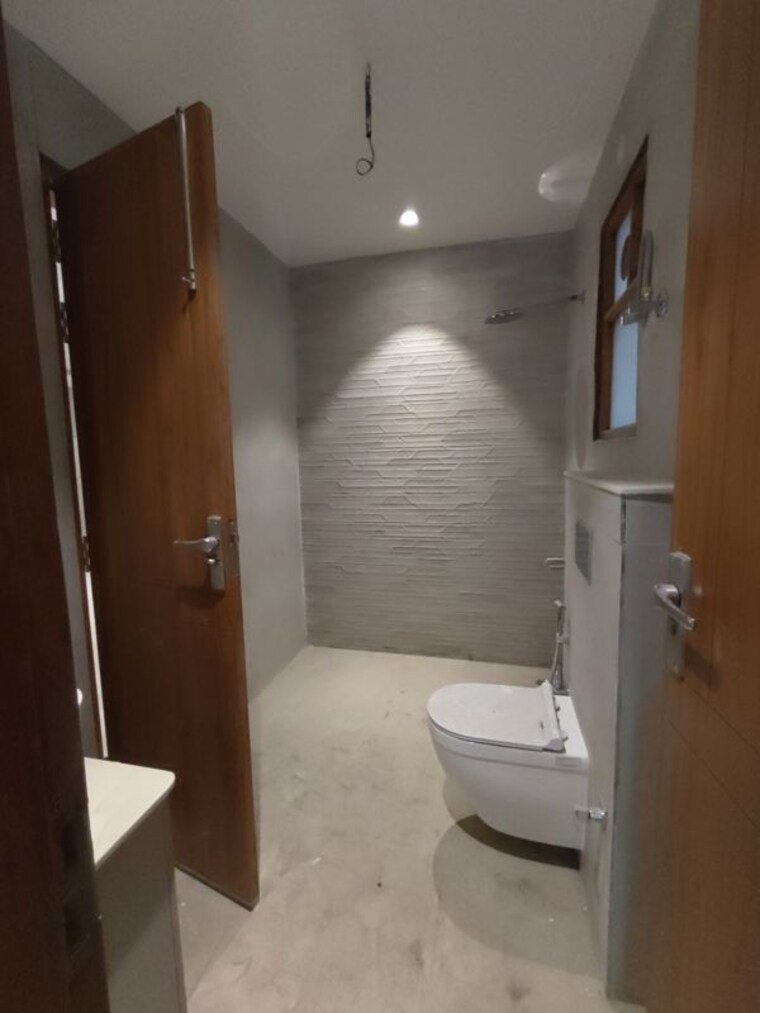 Bathroom, sector 37 4 Bedroom 2700 Sq.Ft. Builder Floor In Sector 37 Faridabad 10761373