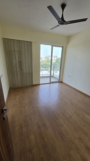 Room in 4 BHK Villa at Godrej Golf Link Villas, Sector 27 Yamuna Expressway – for Rent