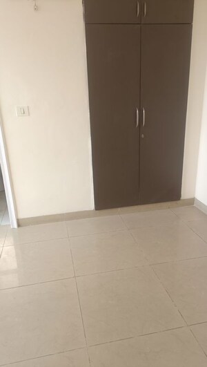 Room in 3 BHK Apartment at Eros Wembley Estate, Sector 50 – for Rent