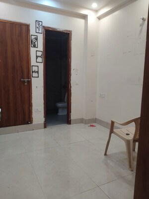 Room in 2 BHK Builder Floor at Sector 41 – for Rent