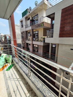 3 BHK Builder Floor – Exterior View View at Dwarka Mor - for Rent