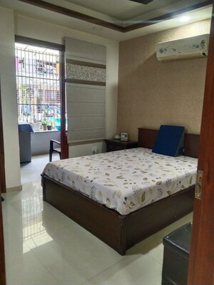 Bedroom in 2 BHK Builder Floor at RPS Palm Drive, Sector 88 – for Sale