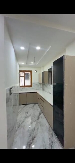 Kitchen in 3 BHK Builder Floor at BPTP District 3, Sector 85 – for Sale