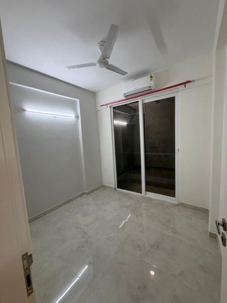 Room, signature-global-city-92 2.5 Bedroom 1010 Sq.Ft. Builder Floor In Sector 92 Gurgaon 10761430