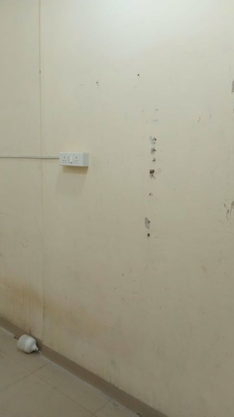 Room, tilak nagar Commercial Shop 133 Sq.Ft. In Tilak Nagar Mumbai 10761422