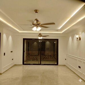 Room in 4 BHK Builder Floor at BPTP Astaire Gardens, Sector 70a – for Sale