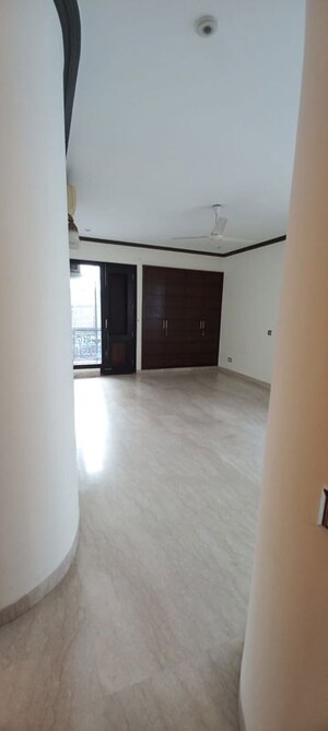 Room in 4 BHK Builder Floor at Vasant Vihar – for Rent