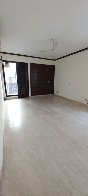 Room in 4 BHK Builder Floor at Vasant Vihar – for Rent