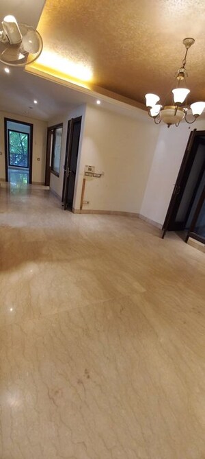 Room in 4 BHK Builder Floor at Vasant Vihar – for Rent