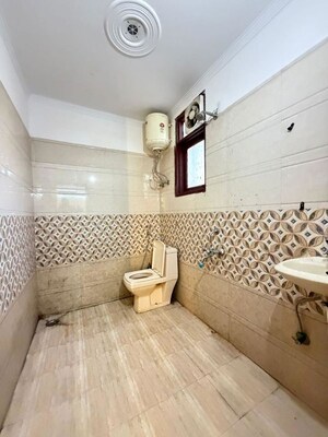 Bathroom in 1 BHK Builder Floor at Saket – for Rent