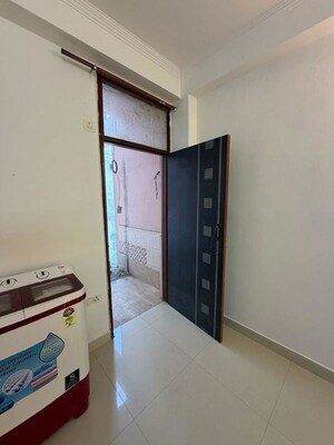 Room in 1 BHK Builder Floor at Saket – for Rent