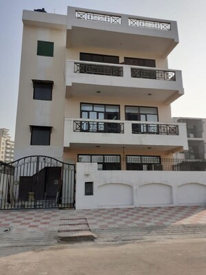 3 BHK Builder Floor – Exterior View View at Sector 42 - for Rent